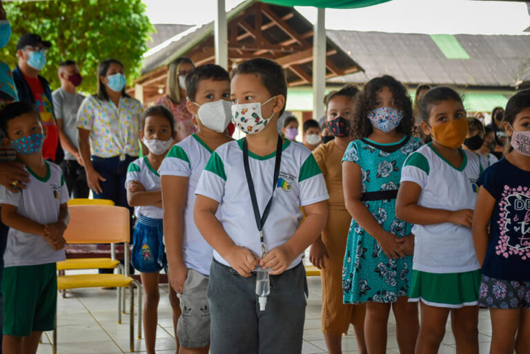 Brasiléia retoma às aulas presenciais com rodízio de estudantes