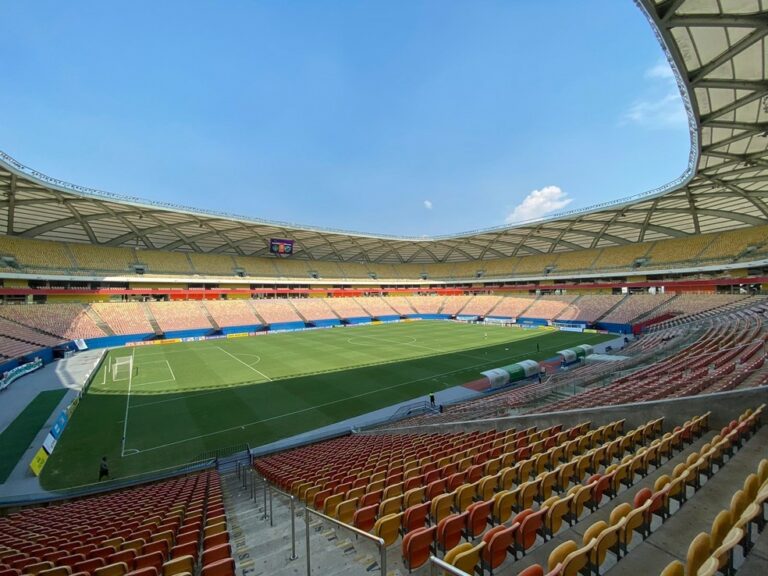 Brasil x Uruguai: torcedores 100% vacinados até 29 de setembro não vão precisar mostrar exames para Covid-19