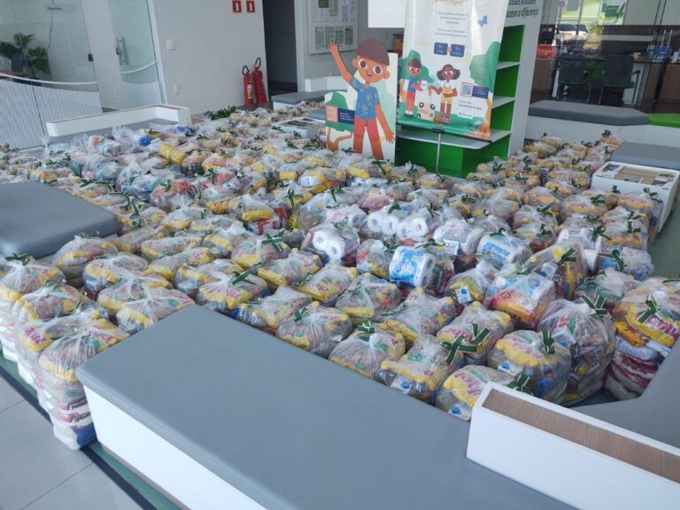 Campanha solidária da Sicredi Biomas beneficia a comunidade com mais de 48 toneladas de alimentos