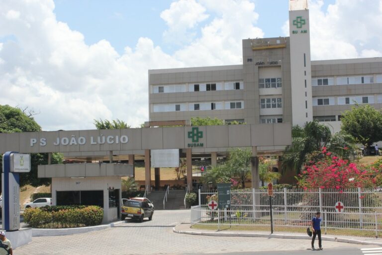 Jovem é assassinado a tiros em frente de casa em Manaus