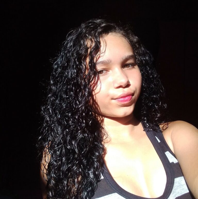Menina morre afogada ao tentar pegar bola em correnteza de rio