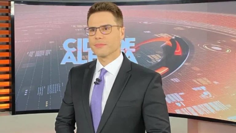 Luiz Bacci, sempre sigiloso, expõe intimidade e se assume de vez após boatos