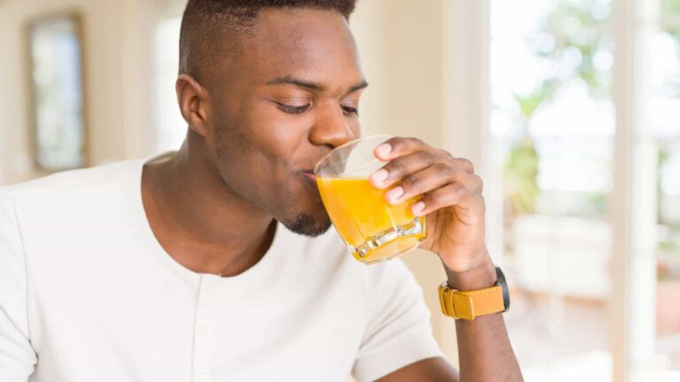 Suco natural caseiro para baixar a pressão alta (só leva 2 ingredientes)