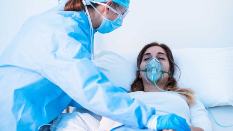 Covid-19: Identificado novo fator de risco mesmo entre quem está vacinado