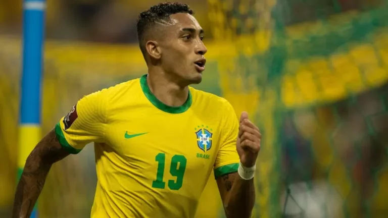 Que baile! Com torcida, Brasil arrasa o Uruguai e fica mais perto da Copa