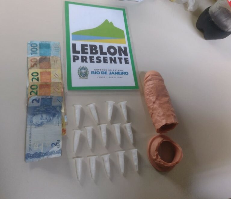 Polícia apreende cocaína dentro de pênis de borracha