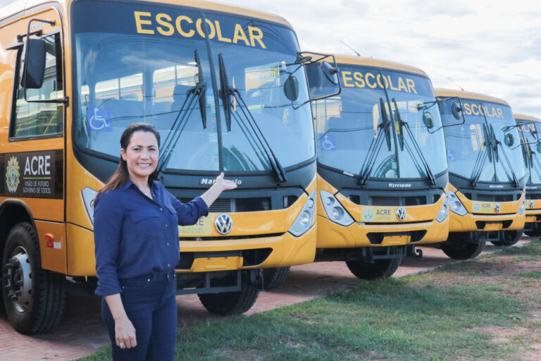 Dia do Professor: Mailza viabiliza mais de R$ 19 milhões para a Educação no Acre e parabeniza educadores