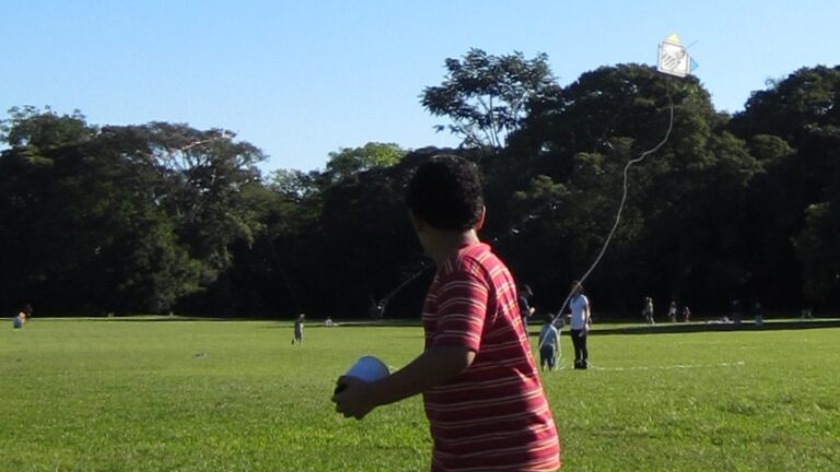 Após horas de buscas, Bombeiros encontram menino ‘desaparecido’ dormindo dentro de sofá de casa