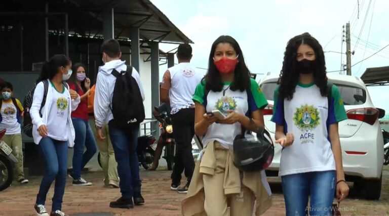 Em Cruzeiro do Sul, 50 % das escolas iniciam as aulas