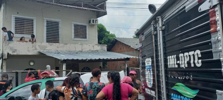 Mulher e bebê de 11 meses são baleados durante assassinato de dois homens neste sábado