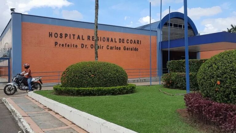 Menina de 6 anos é atacada por jacaré ao brincar em rio e é mordida na perna