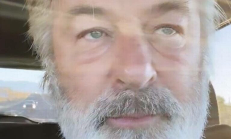 ‘Sem palavras para descrever meu choque e minha tristeza’, diz Alec Baldwin após matar acidentalmente colega de trabalho