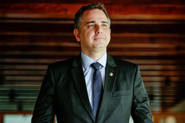 Com Bolsonaro, Mourão e Lira fora do país, Pacheco assume Presidência da República