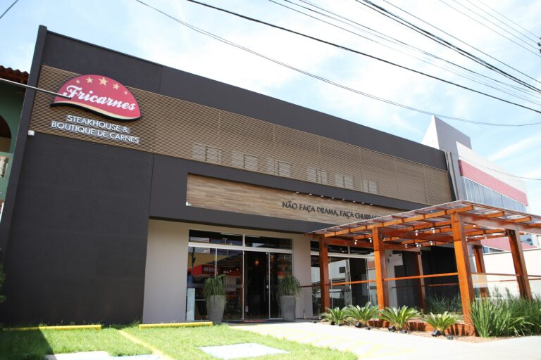 Em programação especial, Fricarnes promove Sabadão do Samba com artistas locais