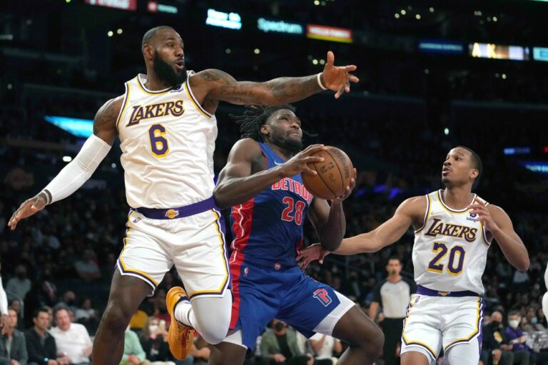 Em reencontro após soco de LeBron em Stewart, Lakers vencem os Pistons por 110 a 106