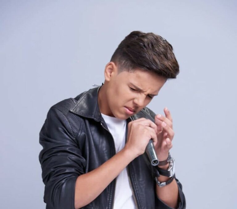 Cantor tem olho queimado após suposto ataque com cigarro aceso em bar de RO