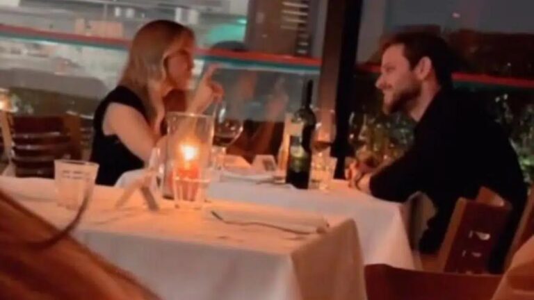 Carla Diaz é vista jantando com vereador