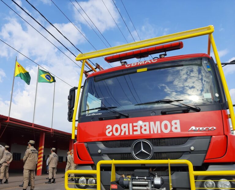 No AC, Corpo de Bombeiros oferece natação comunitária para candidatos do TAF
