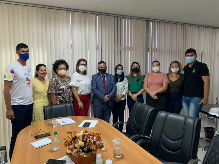 Deputado Gonzaga busca solução para levar atendimento a pessoas com autismo em todo o Acre