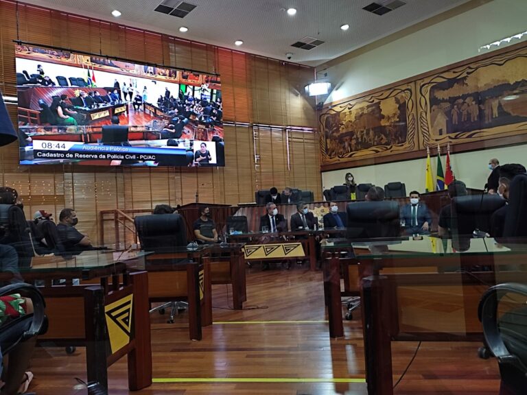 Aleac aprova PL que concede auxílio de até R$ 2 mil para policiais militares