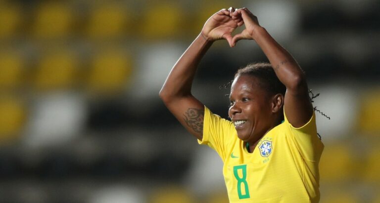 Formiga volta à seleção feminina para fazer sua despedida oficial em série de amistosos