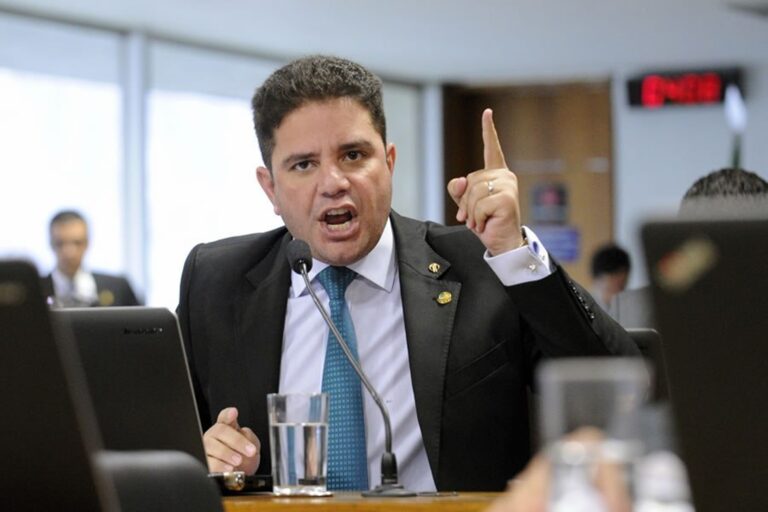 Gladson estende prazo para secretários que vão disputar as eleições se afastarem até março