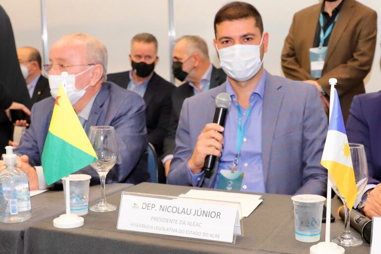 Em Campo Grande, Nicolau defende inclusão do pessoal de apoio da Educação em abono