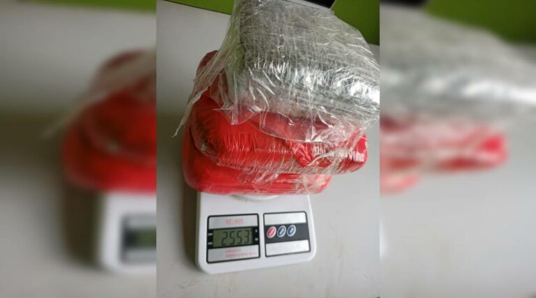 Polícias Civil e Militar prendem homem entre Cruzeiro do Sul e Tarauacá com 2,5 Kg de droga