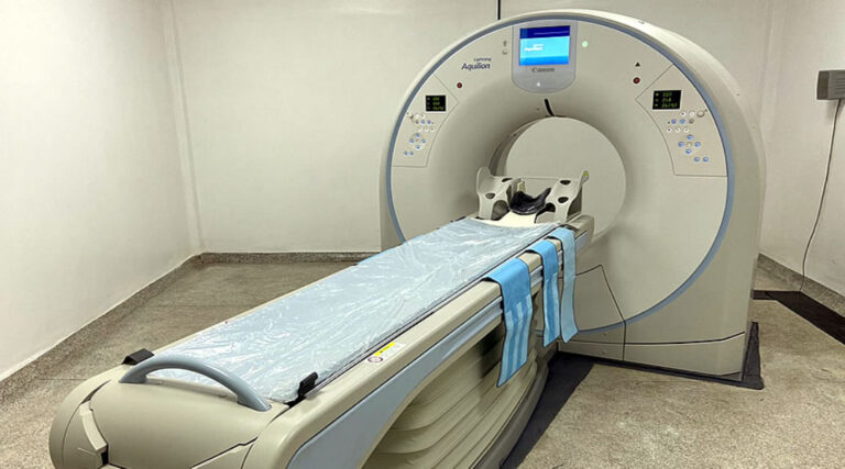 Tomógrafo de Cruzeiro do Sul é instalado e passa a funcionar