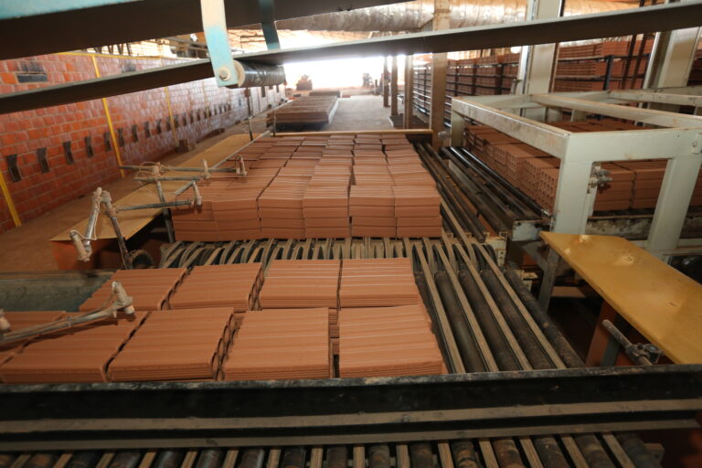 Sindicer alerta para golpe em suposta venda de tijolos por preços abaixo do mercado