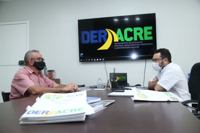 Em Plácido de Castro, Deracre recupera mais de 600 km de ramais