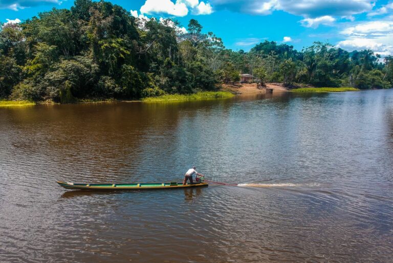 Pescador no Rio Croa