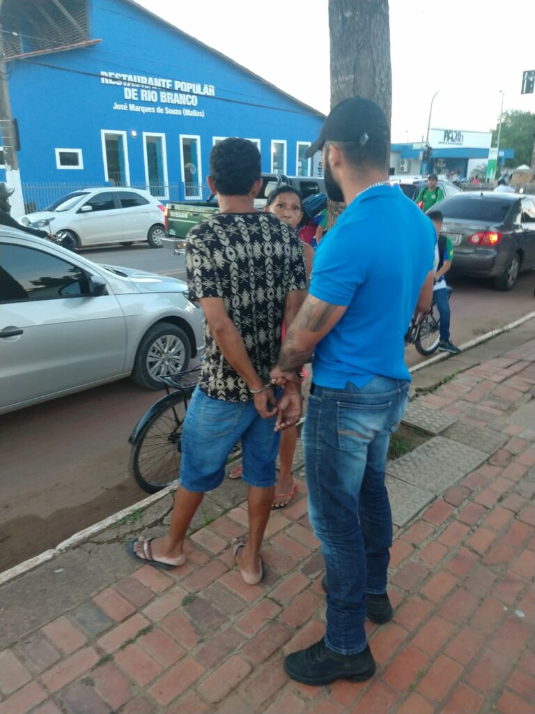 Homem tenta matar esposa a ripadas e é preso no bairro Sobral, em Rio Branco