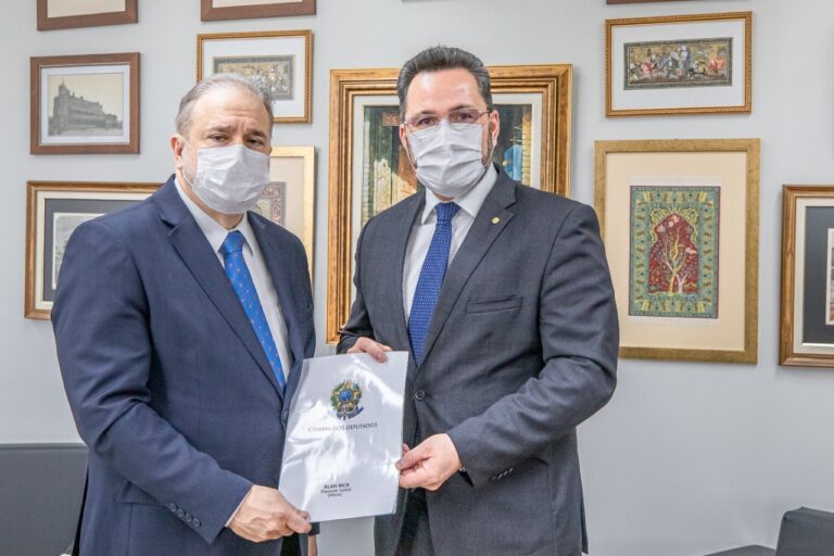 Alan Rick entra com representação na PGR para que MS cumpra a Lei do Mais Médicos