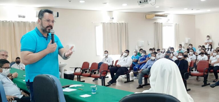 Alan Rick entrega equipamentos para leitos do SUS no Hospital Santa Juliana