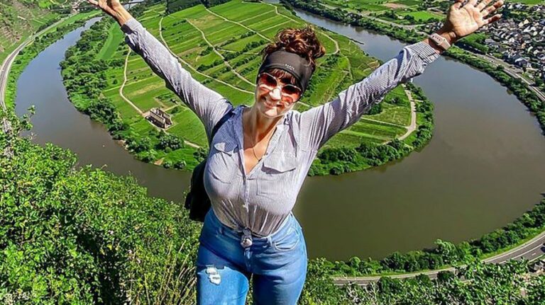 Mulher morre ao escorregar de penhasco de 30 metros enquanto tirava selfie