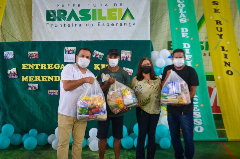 Prefeitura de Brasileia entrega mais de 3 mil kits de alimentação escolar