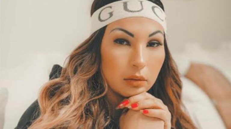 Internada com pneumonia bacteriana, Valesca tranquiliza: “Já já indo para casa”