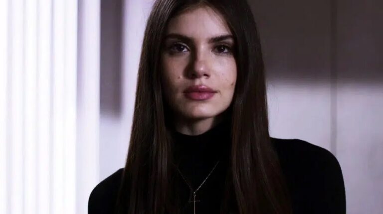 Camila Queiroz faz carta aberta para se despedir de Angel