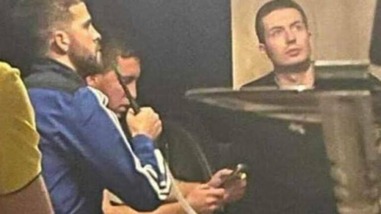 Meia do Barcelona é expulso da seleção após ser pego fumando e bebendo