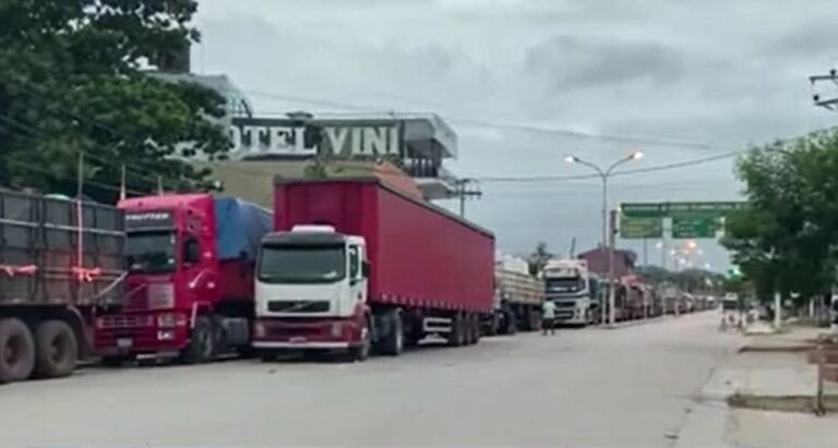 Após 9 dias de bloqueio, fronteira do Brasil com a Bolívia é 10em MS