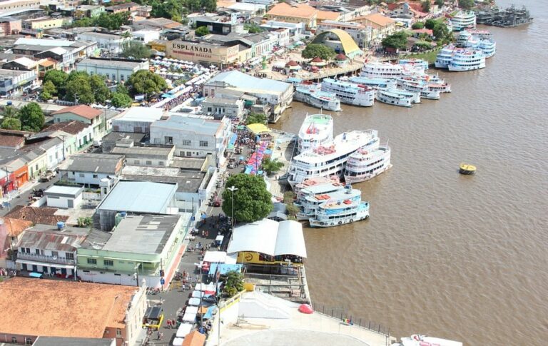 Lancha e empurrador passam por perícia após morte de militar a tiros no interior do AM