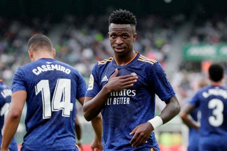 Tite convoca Vini Jr de volta para a seleção brasileira, após corte de Roberto Firmino