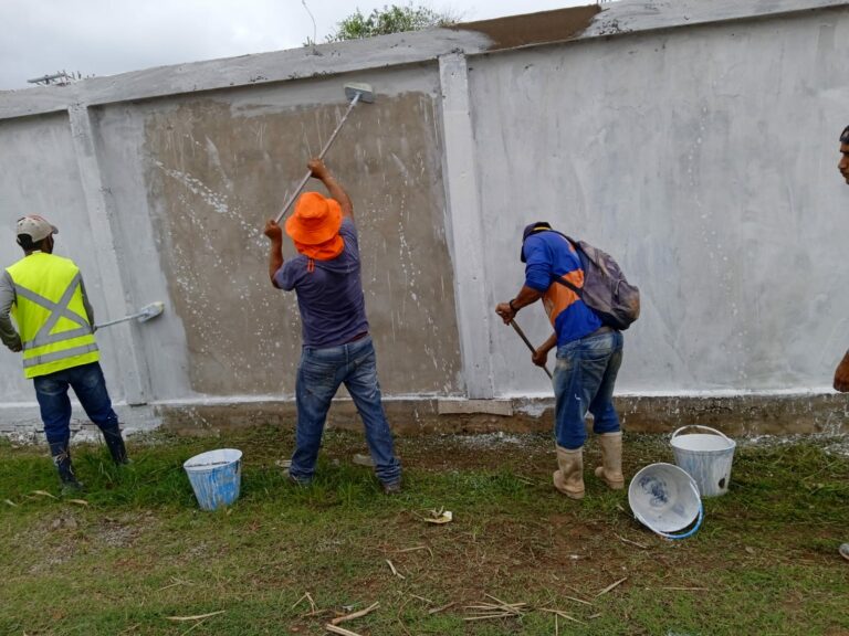 Dia de Finados: cemitérios de Sena Madureira recebem trabalho de limpeza