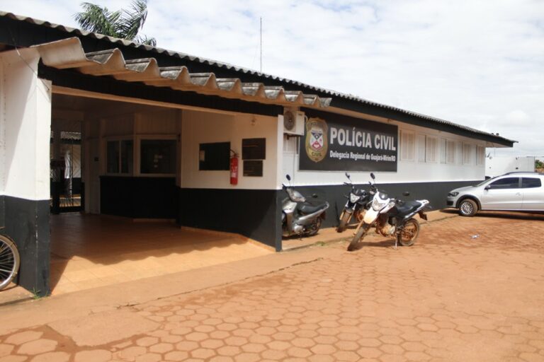 Adolescente é achada morta debaixo de carro em garagem; polícia suspeita de homicídio