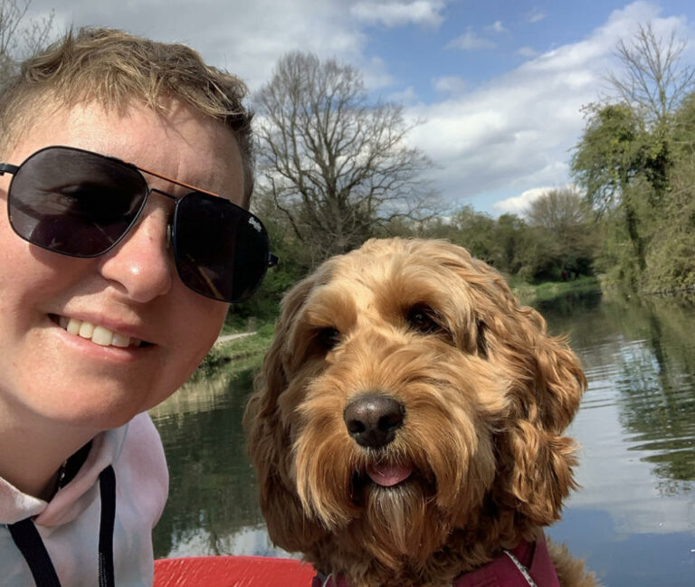 Mulher descobre que tem apenas 18 meses de vida após achar que “tosse era Covid”