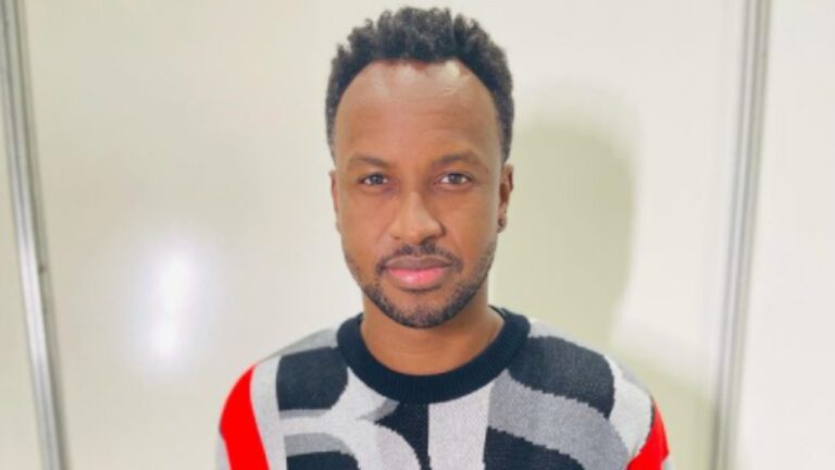 Thiaguinho é flagrado acompanhado de seu novo amor e foto íntima comprova romance