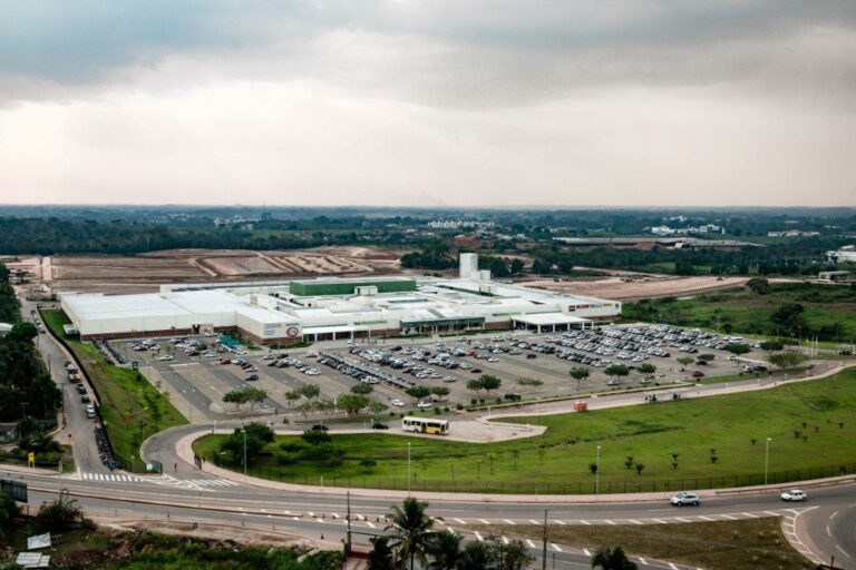 Natal: shoppings já estão lotados, mas pouca gente compra. Comércio espera queda de 5% nas vendas