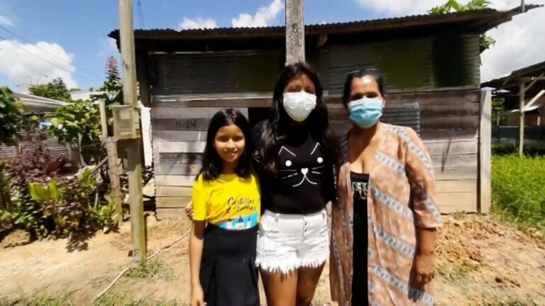 Menina reencontra mãe após ser sequestrada há quatro anos no Amazonas