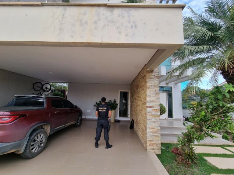 Ex-servidor é alvo da PF por retirar dívidas de empresários do sistema da Receita Federal